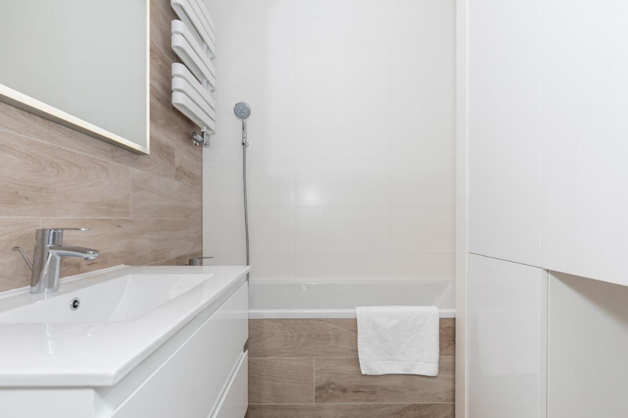 Apartament Z Widokiem Na Port Swinoujscie By Noclegi Renters Eksteriør bilde